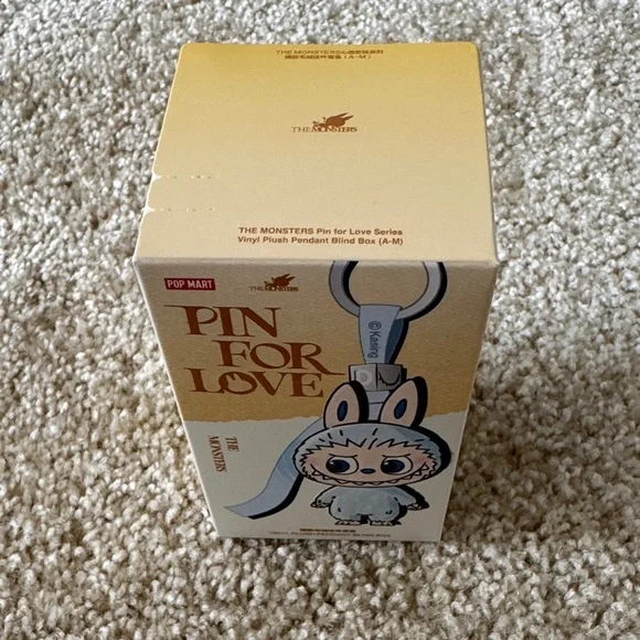 NWT - BRAND NEW The Monsters Pin For Love Vinyl Plush Pendant - Picture 6 of 9